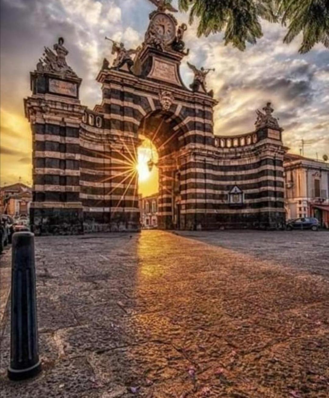 Готель Chrilu House Катанія Екстер'єр фото